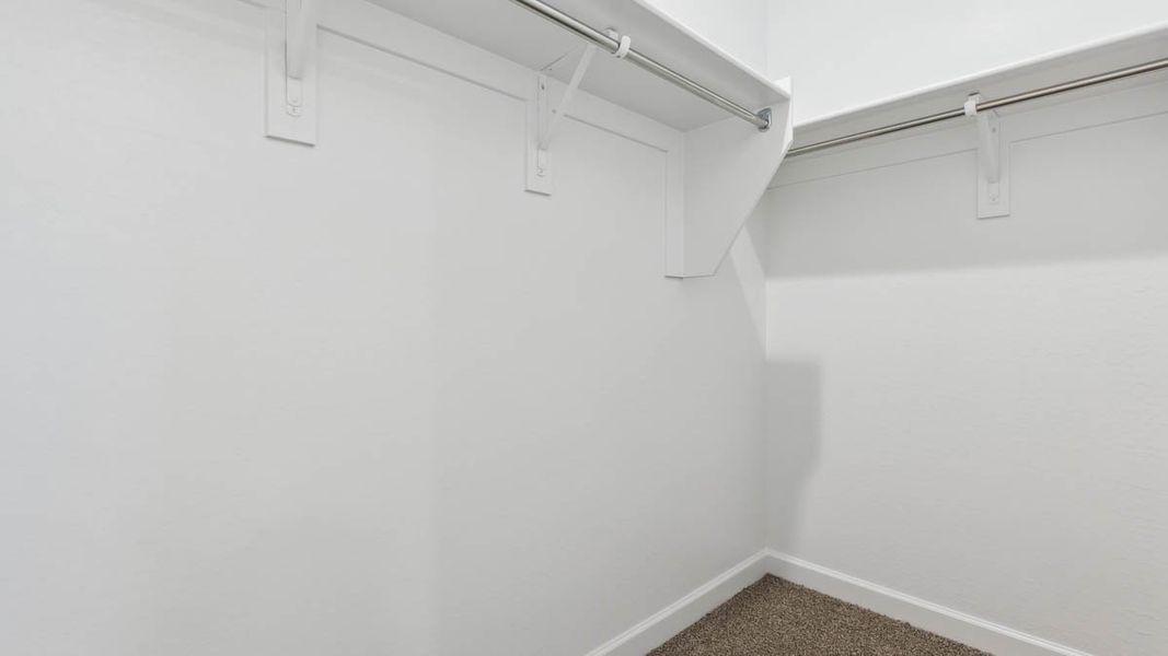 Spacious, unfurnished interior of a new home in Entrada Del Oro, Gold Canyon (Image 20).