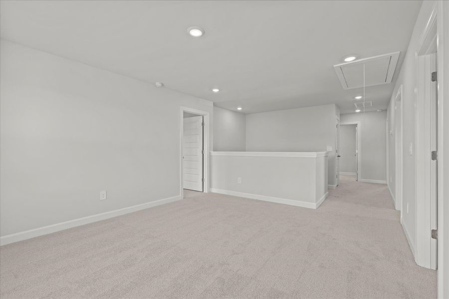 Spacious, unfurnished interior of a new home in Creek Ridge - Signature Collection, Spartanburg (Image 16). Spacious, unfurnished interior of a new home in Creek Ridge - Signature Collection, Spartanburg (Image 16).