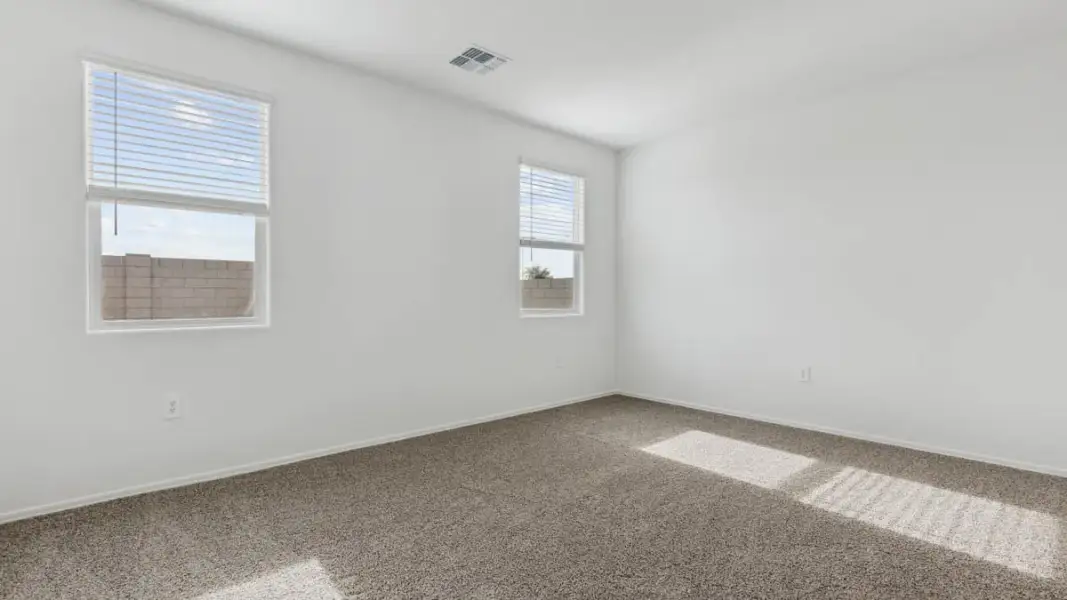 Spacious, unfurnished interior of a new home in Carlton Commons, Casa Grande (Image 17).