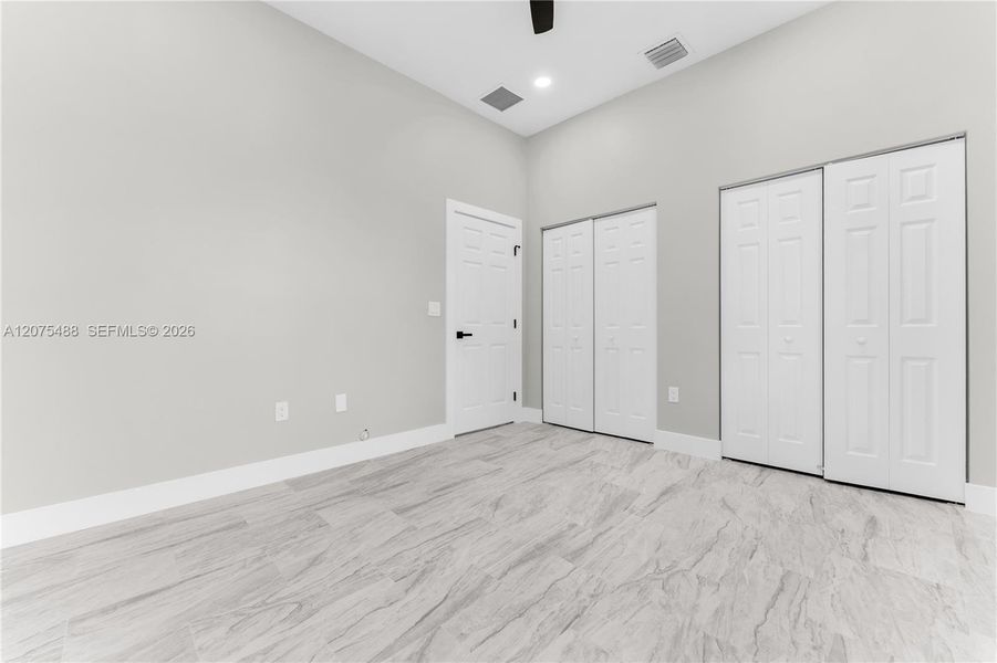 Spacious, unfurnished interior of a new home in , Fort Lauderdale (Image 43).