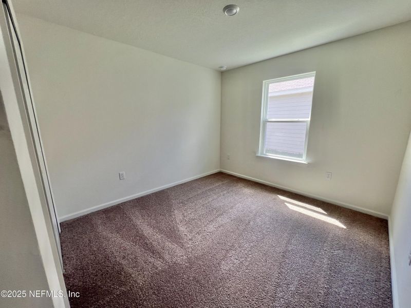 Spacious, unfurnished interior of a new home in , Jacksonville (Image 9).