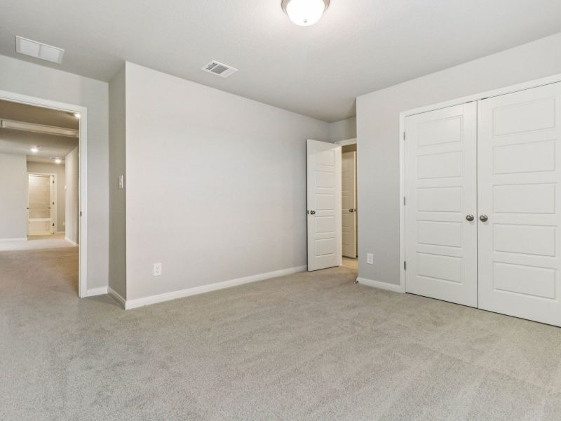 Spacious, unfurnished interior of a new home in Sagebrooke - Classic Series, San Antonio (Image 27).