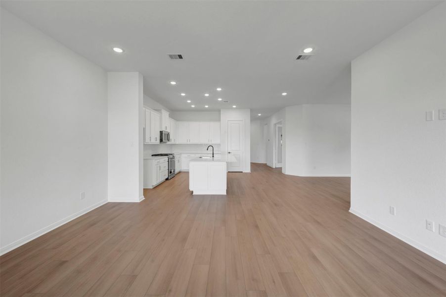 Spacious, unfurnished interior of a new home in Jubilee - Reserve Collection, Hockley (Image 20).