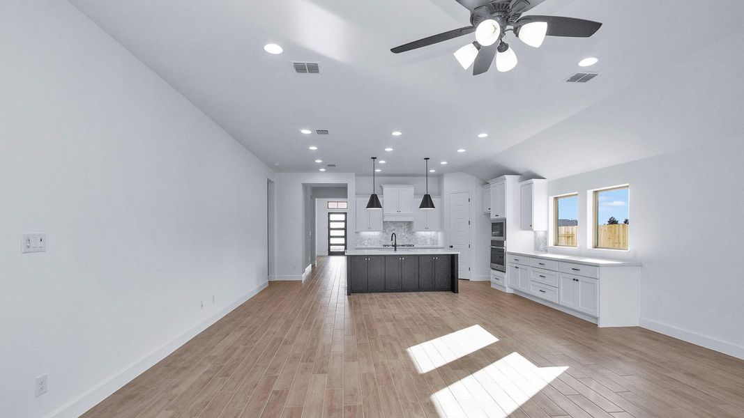 Spacious, unfurnished interior of a new home in Everly, Hockley (Image 9).