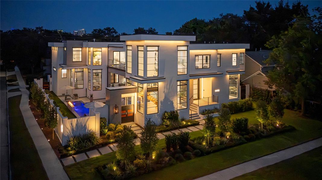 This aerial perspective highlights the expansive corner homesite, bordered by Duke Street on the left. This aerial perspective highlights the expansive corner homesite, bordered by Duke Street on the left.