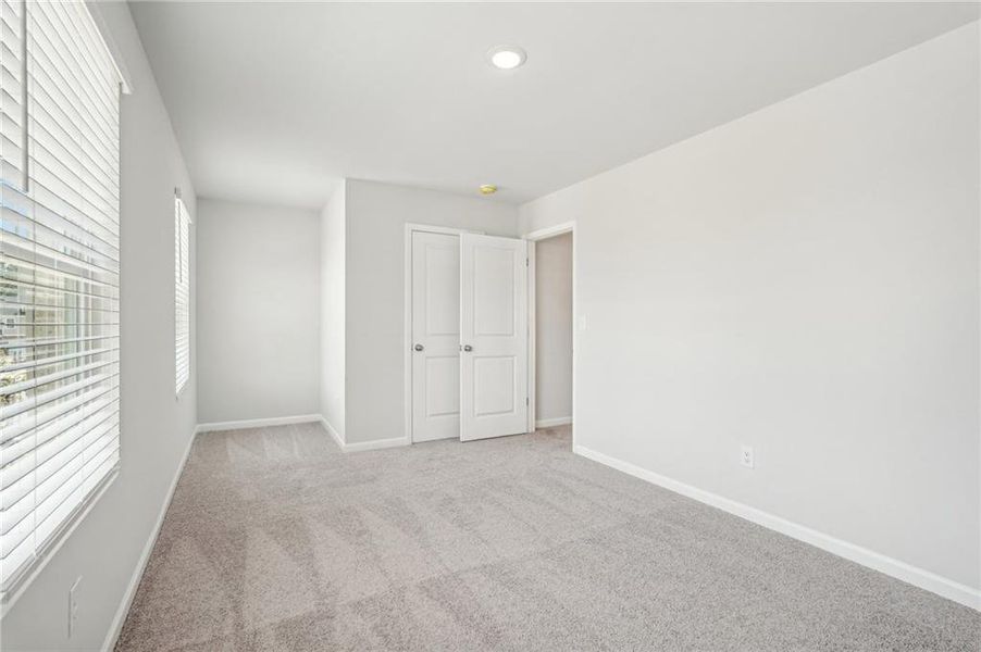 Spacious, unfurnished interior of a new home in Fairview Lake, Conyers (Image 30).