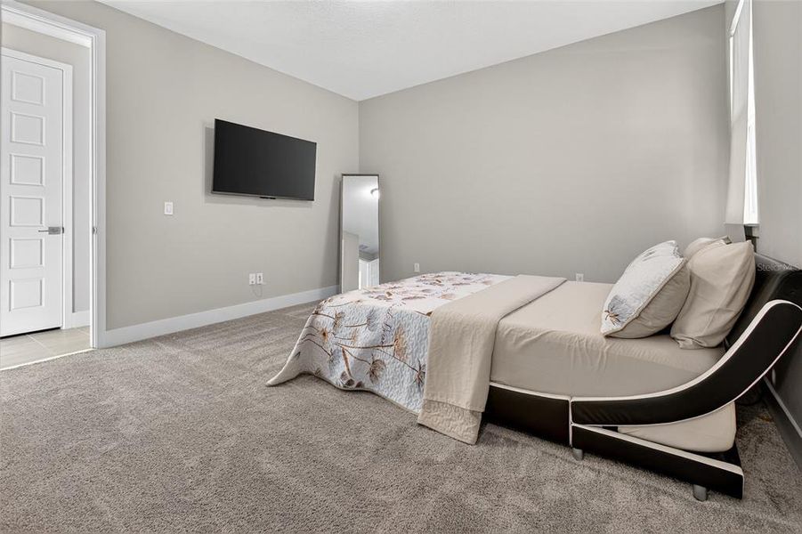 Furnished interior view inside a new home in , Winter Garden (Image 18).