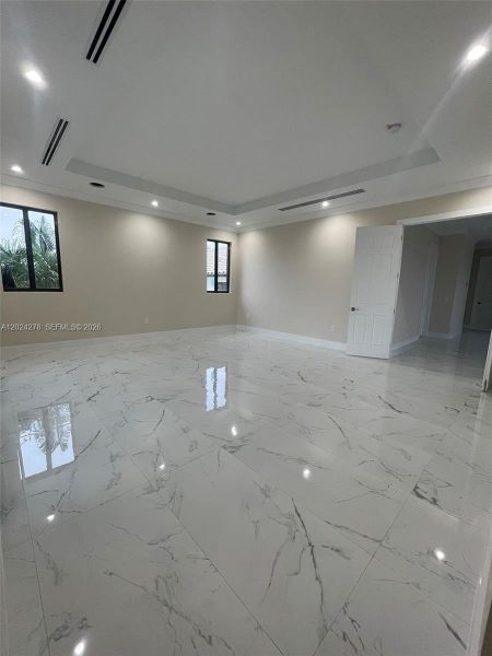 Spacious, unfurnished interior of a new home in , Miami (Image 22).