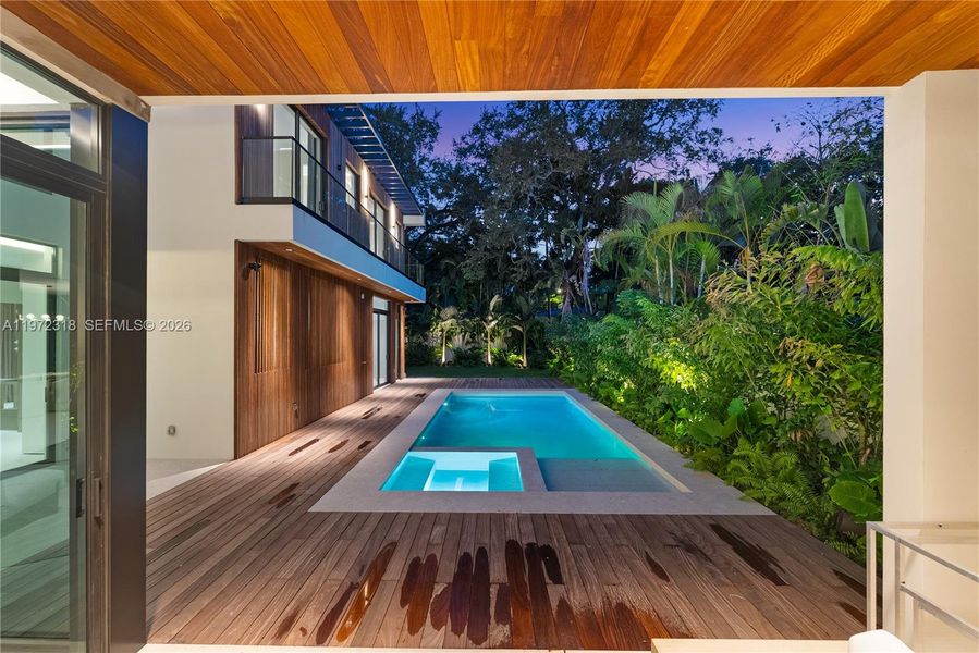 Exterior details and patio area of a home in , Miami (Image 20).