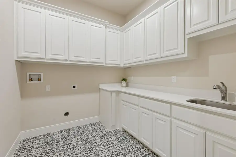 Furnished interior view inside a new home in , Granbury (Image 11).