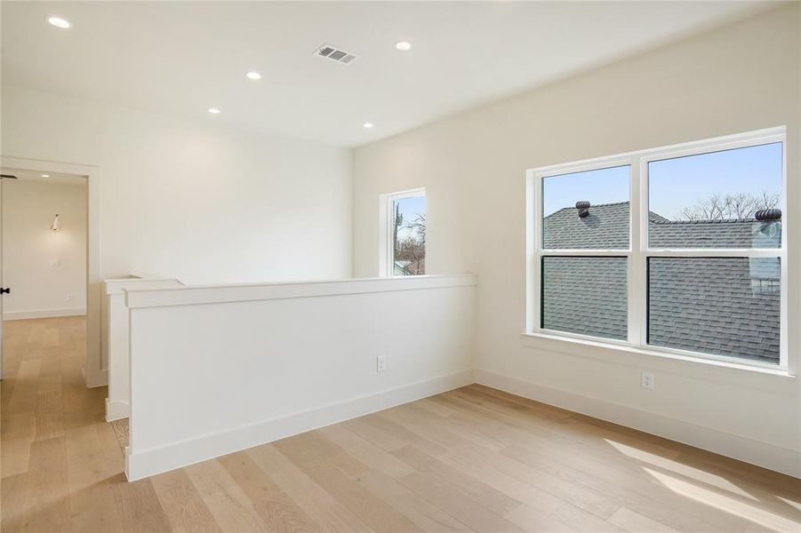 Spacious, unfurnished interior of a new home in , Dallas (Image 31).