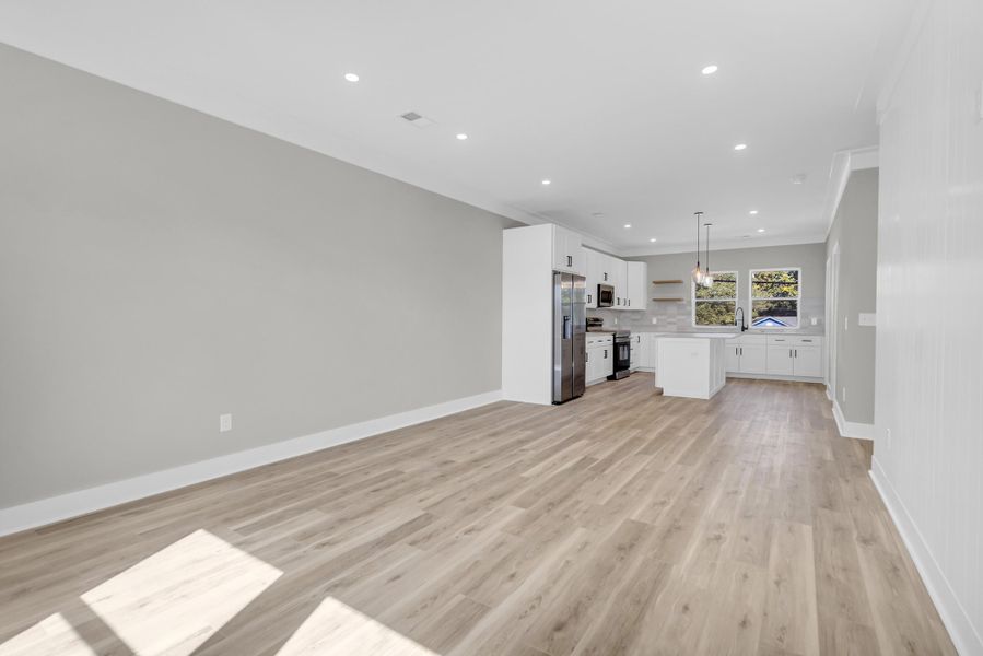 Spacious, unfurnished interior of a new home in , North Charleston (Image 14).