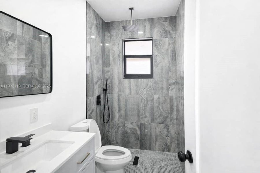 Furnished interior view inside a new home in , Clewiston (Image 8).