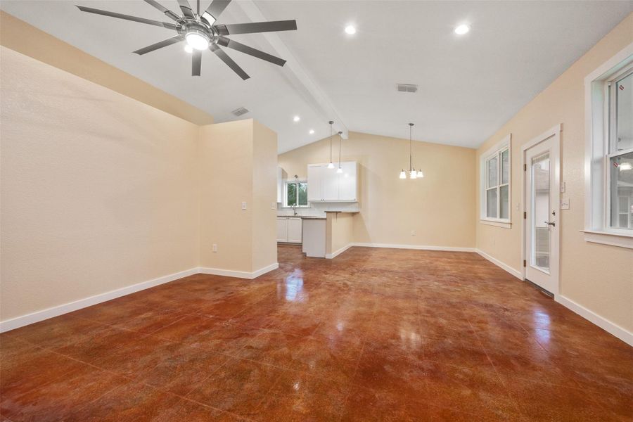 Spacious, unfurnished interior of a new home in , Wimberley (Image 16).