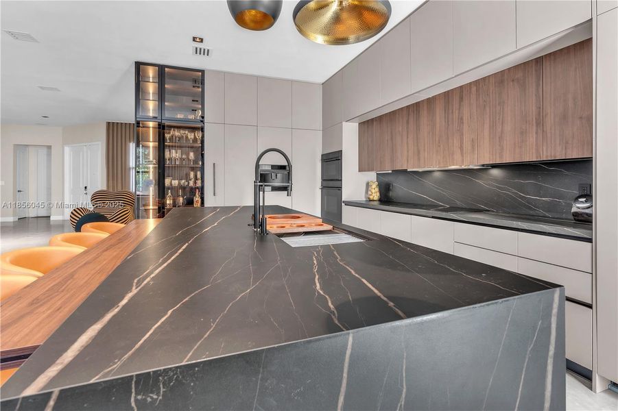 Furnished interior view inside a new home in , Miramar (Image 6).