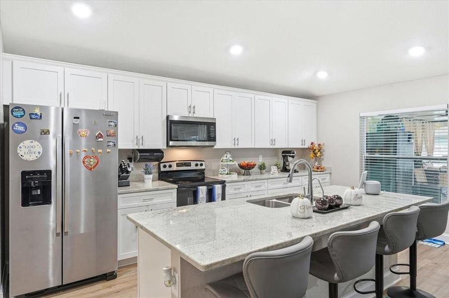 Furnished interior view inside a new home in , Auburndale (Image 13).