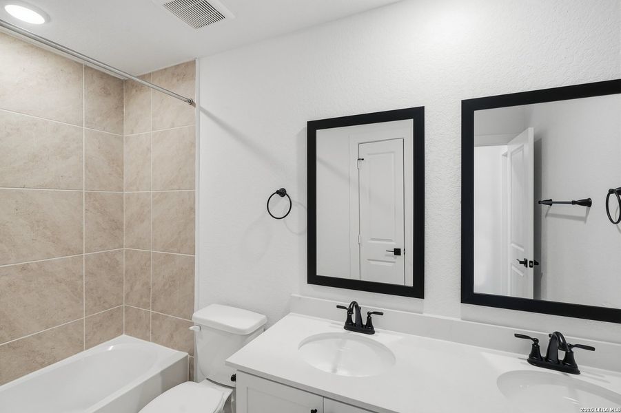 Furnished interior view inside a new home in Prominence, San Antonio (Image 11).