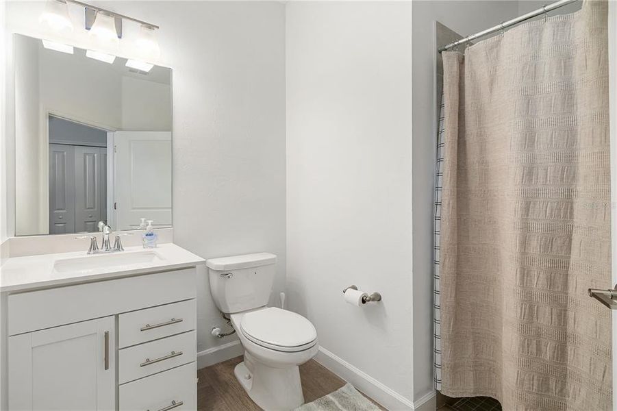 Furnished interior view inside a new home in , Bradenton (Image 34).