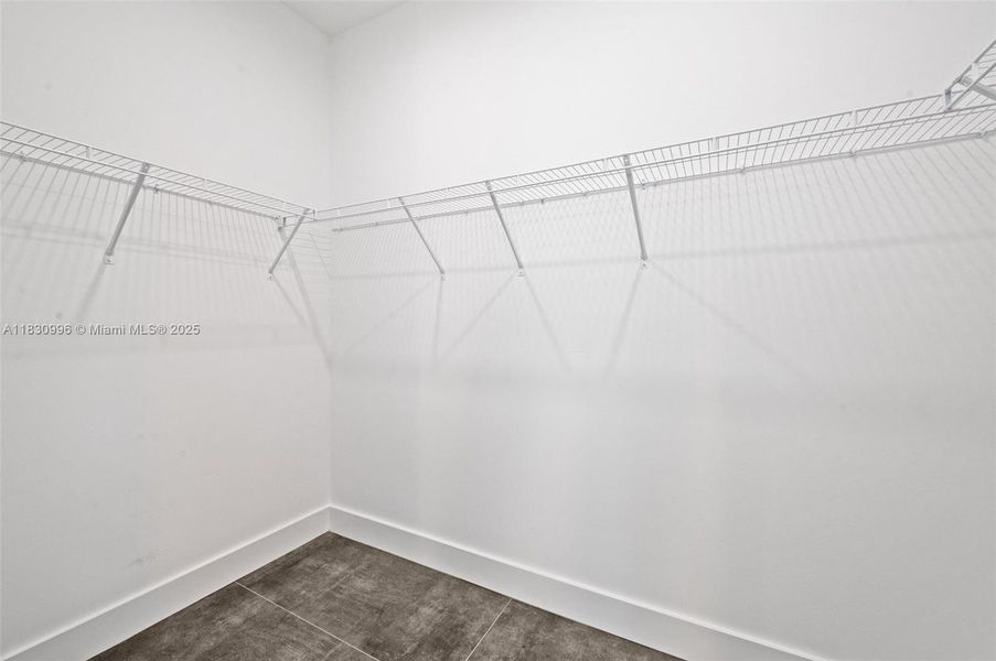 Spacious, unfurnished interior of a new home in , Naples (Image 16).