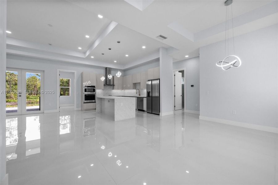 Spacious, unfurnished interior of a new home in , Naples (Image 22).
