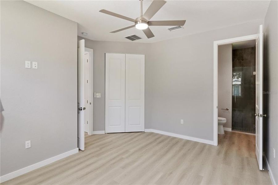Spacious, unfurnished interior of a new home in , Gulfport (Image 11).