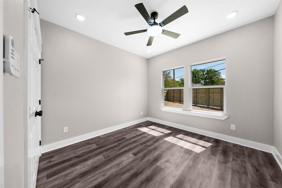 Spacious, unfurnished interior of a new home in , Sulphur Springs (Image 26).