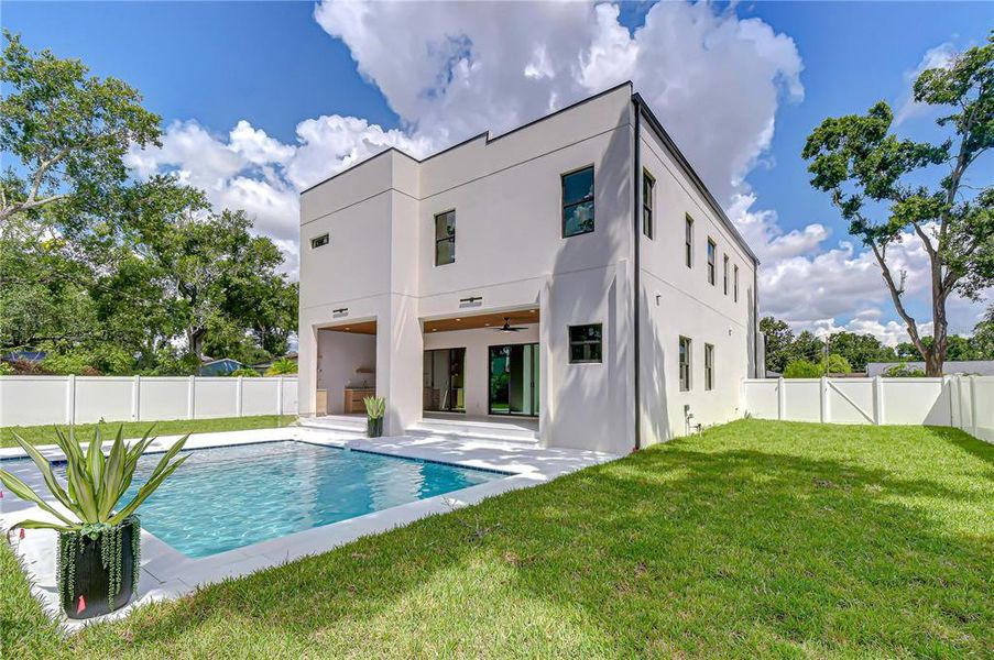 Exterior details and patio area of a home in , Tampa (Image 37).