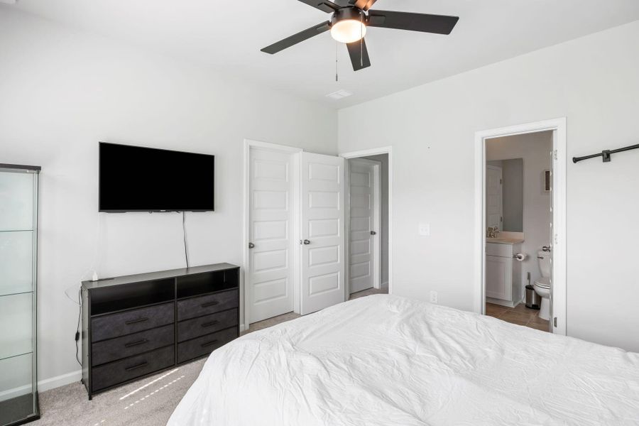 Furnished interior view inside a new home in Sweetgrass at Summers Corner: Arbor Collection, Summerville (Image 16). Furnished interior view inside a new home in Sweetgrass at Summers Corner: Arbor Collection, Summerville (Image 16).