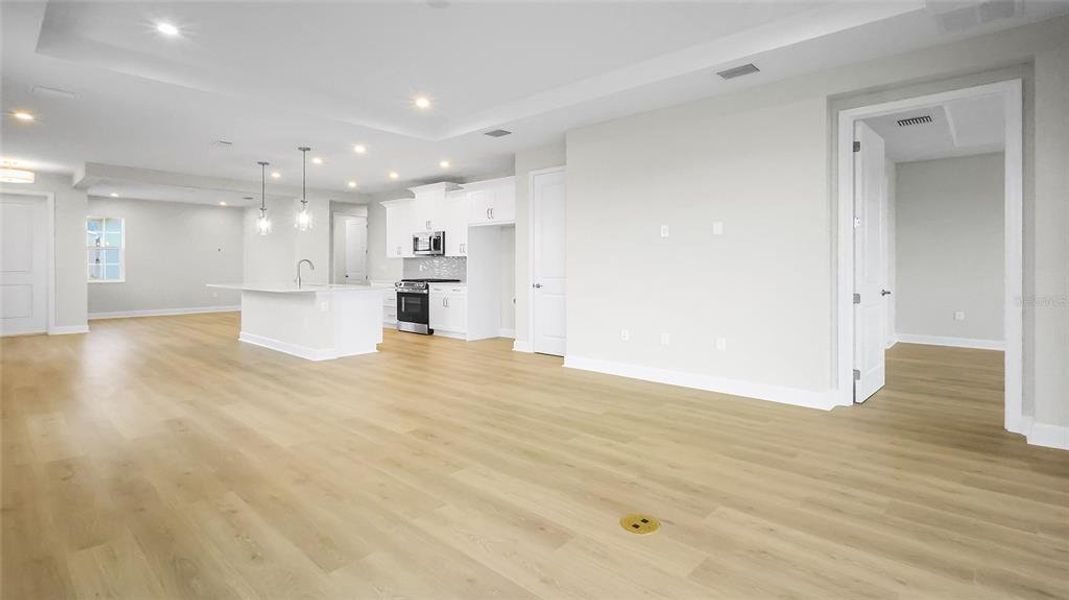 Spacious, unfurnished interior of a new home in Cresswind at Hammock Oaks, Lady Lake (Image 40).