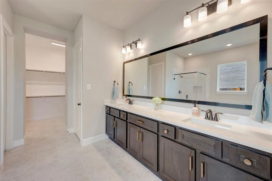 Furnished interior view inside a new home in Grange - Reserve Collection, Katy (Image 5).