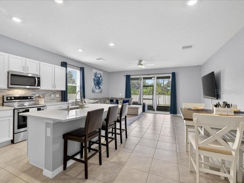Furnished interior view inside a new home in , Apollo Beach (Image 14).