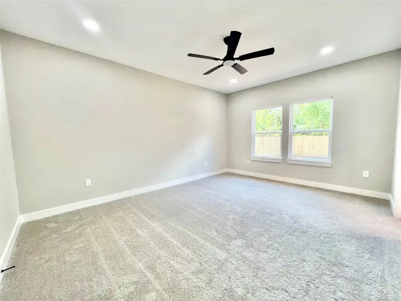Spacious, unfurnished interior of a new home in , Santa Fe (Image 37).