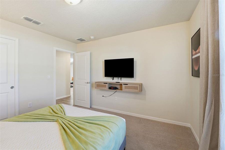 Furnished interior view inside a new home in , Clermont (Image 17).