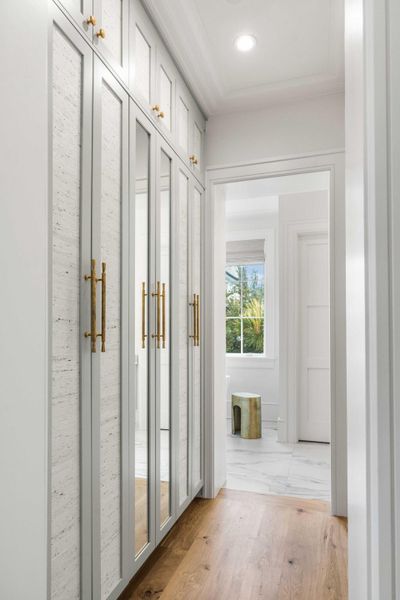 Spacious, unfurnished interior of a new home in , Charleston (Image 78).