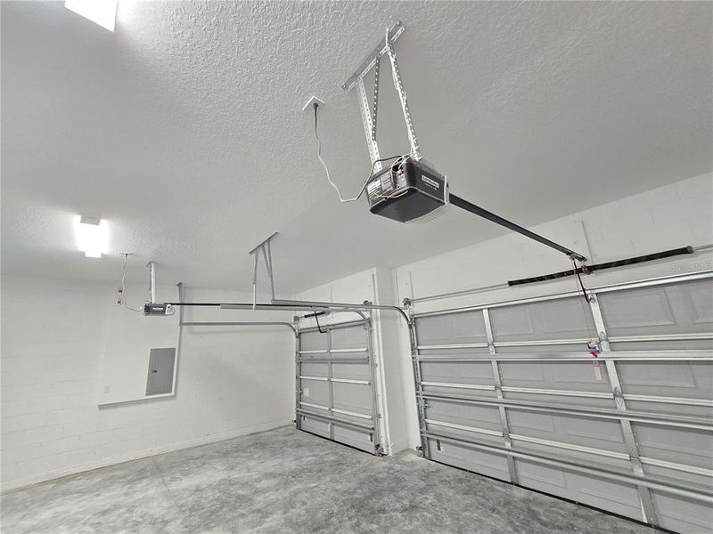 Spacious, unfurnished interior of a new home in , Homosassa (Image 68).