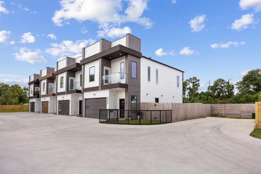 Front exterior of a new home in , Houston, TX, highlighting curb appeal (Image 26). Front exterior of a new home in , Houston, TX, highlighting curb appeal (Image 26).