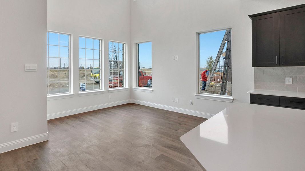 Spacious, unfurnished interior of a new home in Mustang Square, Plano (Image 17).