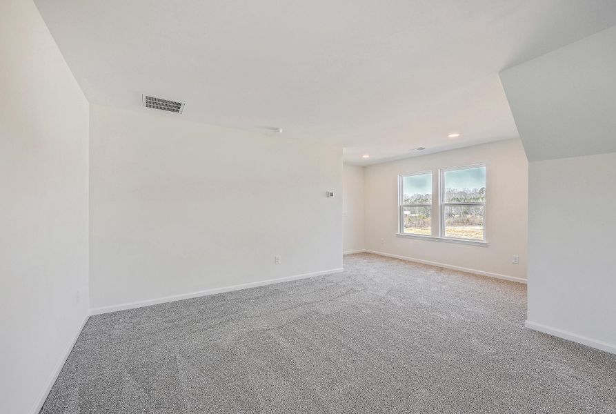 Spacious, unfurnished interior of a new home in , Holly Hill (Image 13).
