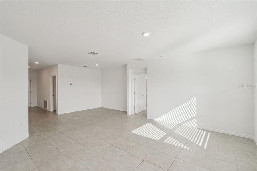 Spacious, unfurnished interior of a new home in Liberty Preserve, Leesburg (Image 20). Spacious, unfurnished interior of a new home in Liberty Preserve, Leesburg (Image 20).