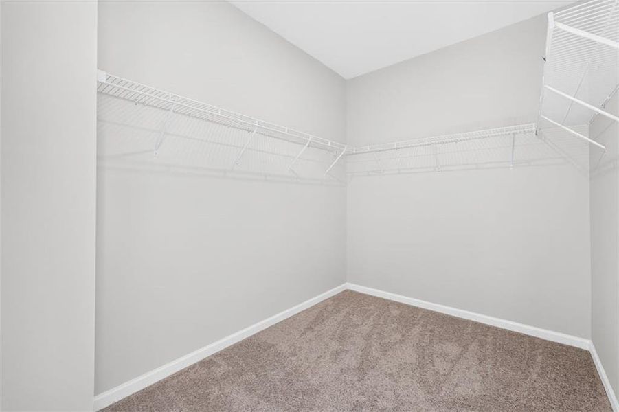 Spacious, unfurnished interior of a new home in Oakmont, Dallas (Image 37).