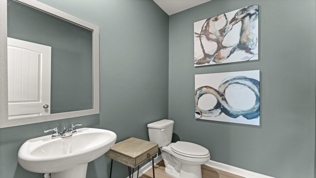 Representative furnished interior of a home built from the Elston by D.R. Horton in Rolling Meadows, Jasper (Image 18).