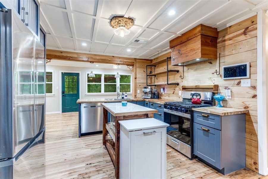 Furnished interior view inside a new home in , Weatherford (Image 14).