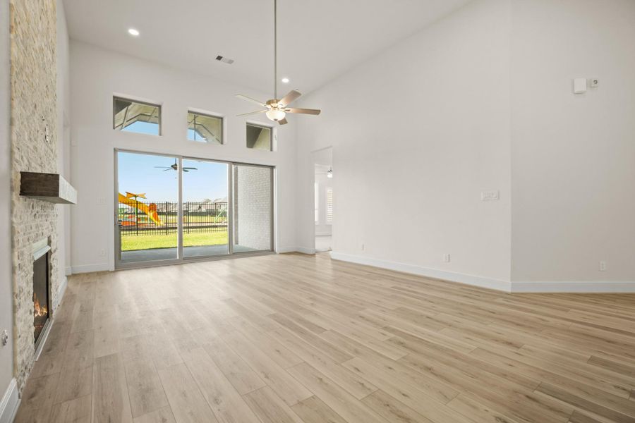 Spacious, unfurnished interior of a new home in Westwood, League City (Image 27). Spacious, unfurnished interior of a new home in Westwood, League City (Image 27).
