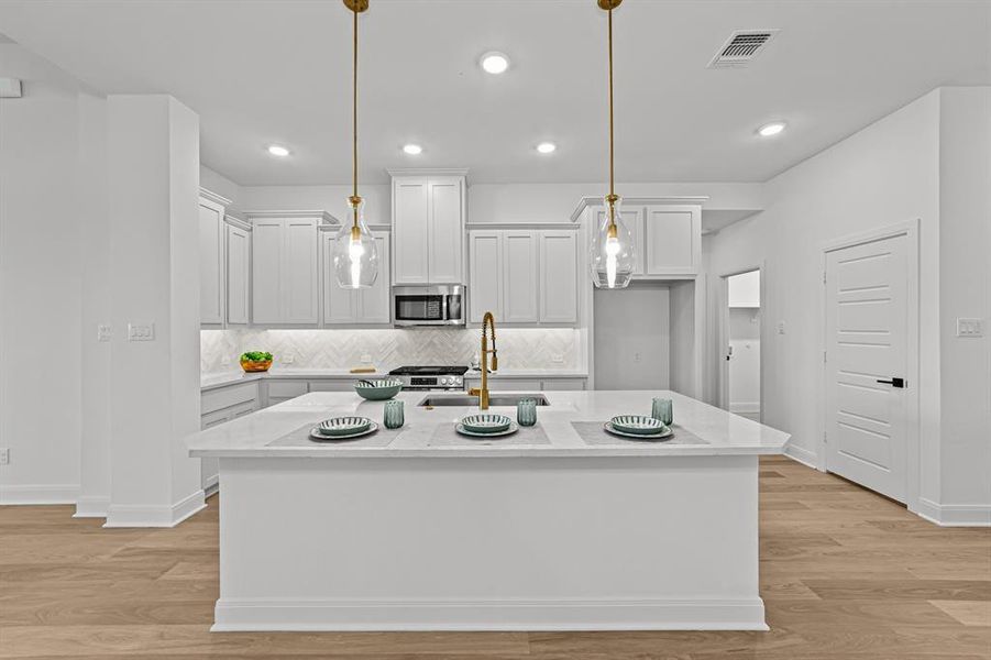 Furnished interior view inside a new home in Creekshaw – Classic, Royse City (Image 5). Furnished interior view inside a new home in Creekshaw – Classic, Royse City (Image 5).