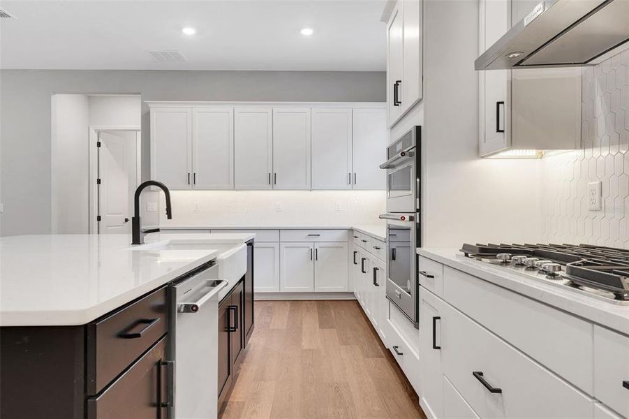 Furnished interior view inside a new home in Palms at Windermere, Windermere (Image 16).