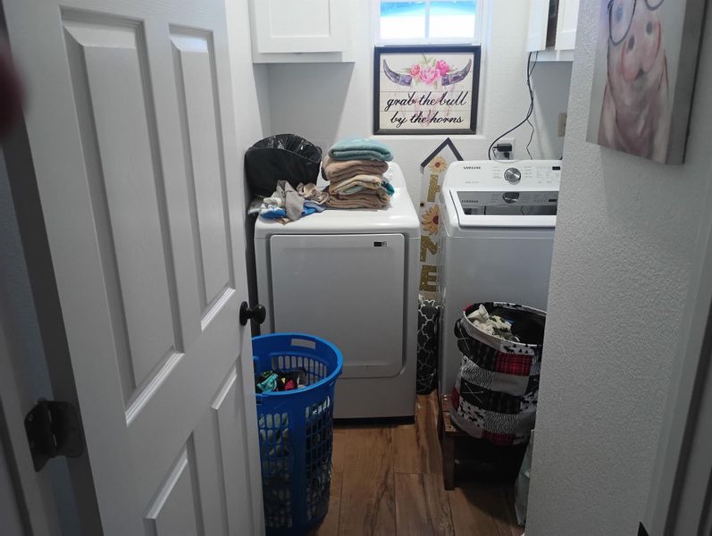 Furnished interior view inside a new home in , Onalaska (Image 11).