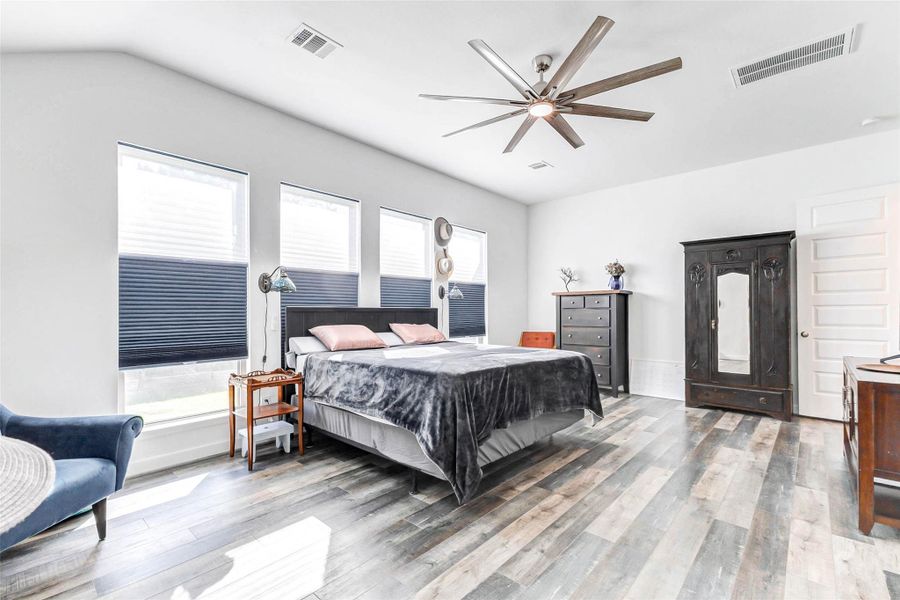 Furnished interior view inside a new home in Cross Creek West 55', Fulshear (Image 8).