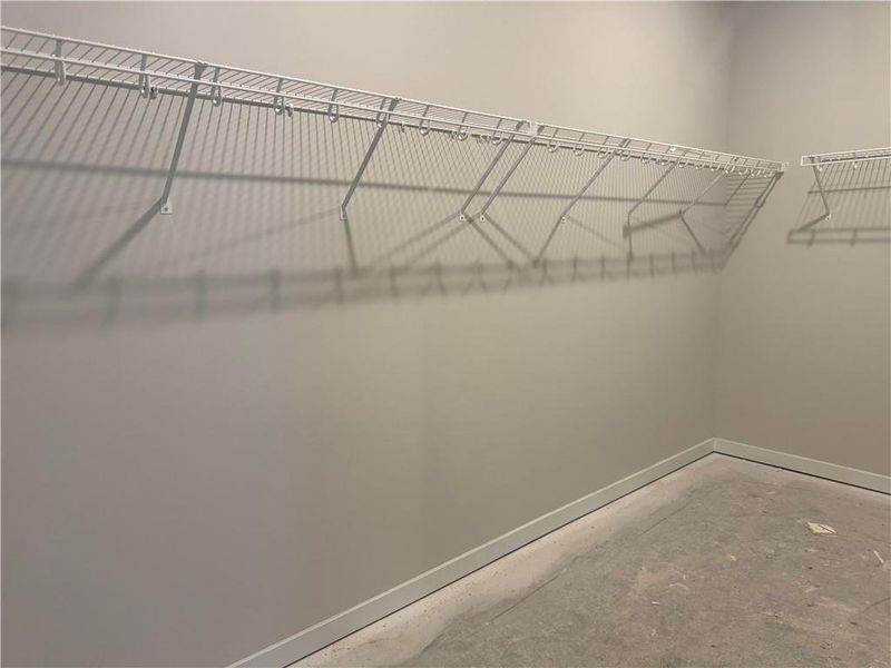 Spacious, unfurnished interior of a new home in Rosewood Lake Preserve, Hoschton (Image 11).