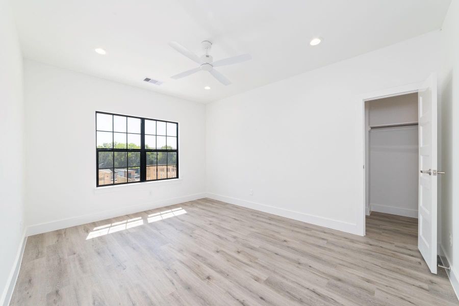 Spacious, unfurnished interior of a new home in , Houston (Image 21).