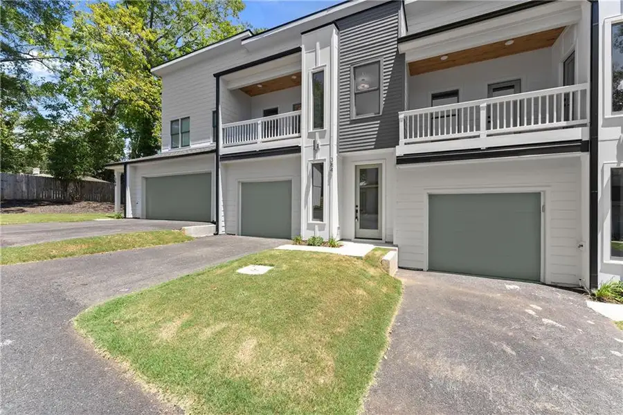Exterior details and patio area of a home in , Gainesville (Image 3).